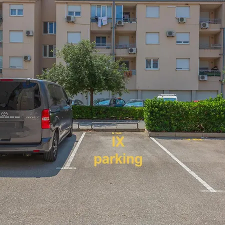 Apartment Ap Mirko - 3 Bedrooms In Center