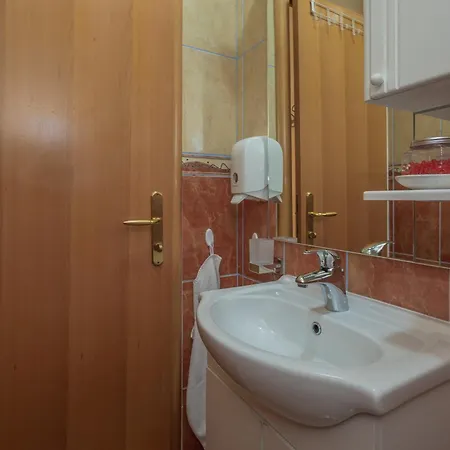 Ap Mirko - 3 Bedrooms In Center