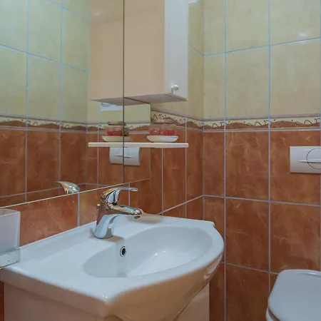 Apartment Ap Mirko - 3 Bedrooms In Center *