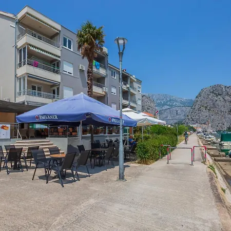 Apartment Ap Mirko - 3 Bedrooms In Center Omiš