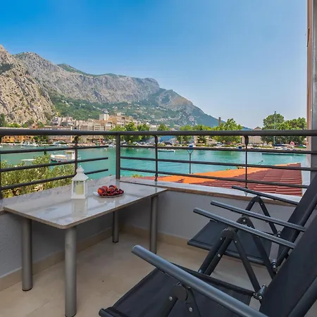 Ap Mirko - 3 Bedrooms In Center * Omiš