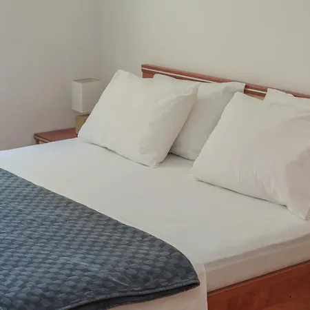 Apartment Ap Mirko - 3 Bedrooms In Center Omiš