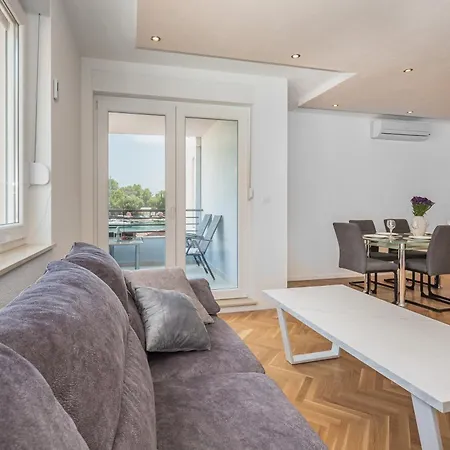 Apartment Ap Mirko - 3 Bedrooms In Center Omiš