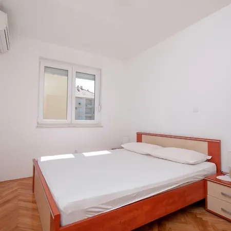 Apartamento Ap Mirko - 3 Bedrooms In Center