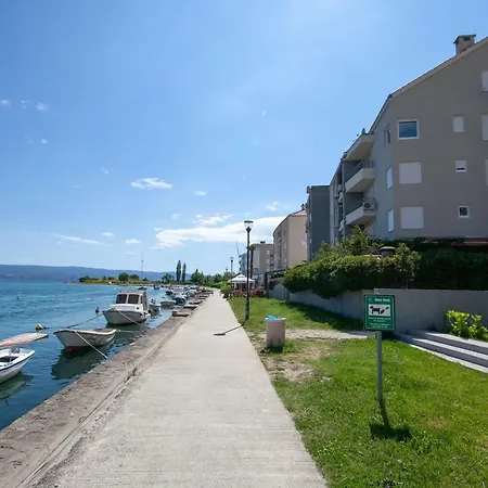 Ap Mirko - 3 Bedrooms In Center Omiš