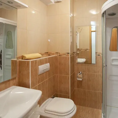 Ap Mirko - 3 Bedrooms In Center Apartamento Omiš