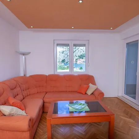 Apartamento Ap Mirko - 3 Bedrooms In Center Omiš