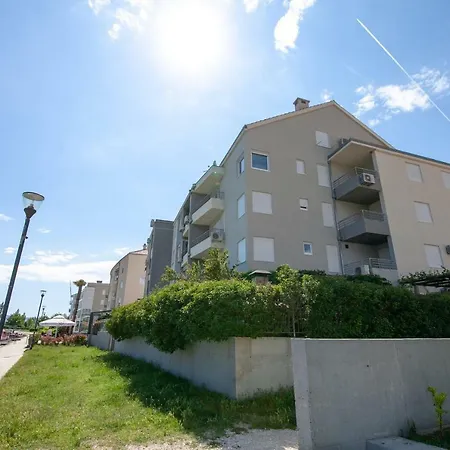 Apartamento Ap Mirko - 3 Bedrooms In Center