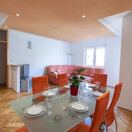 Ap Mirko - 3 Bedrooms In Center * Omiš