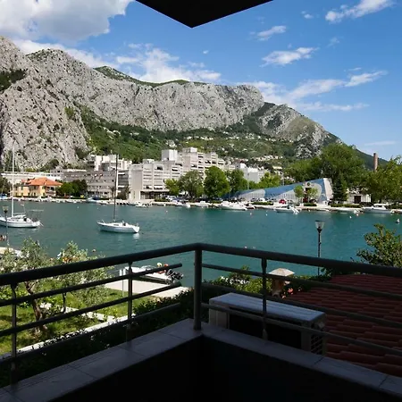 Ap Mirko - 3 Bedrooms In Center Omiš